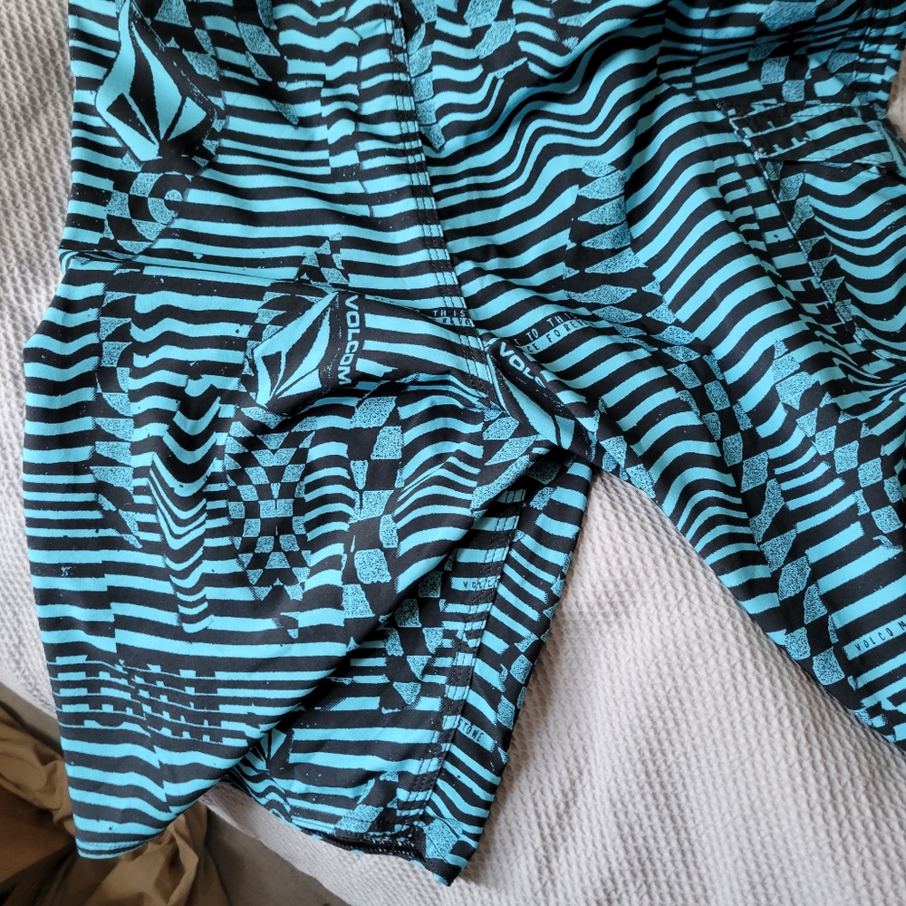 Volcom Swim Shorts - Picture 2 of 4